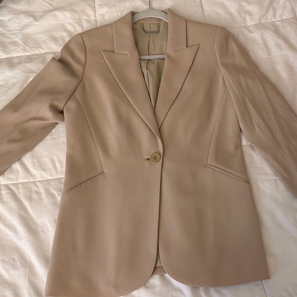 NWOT Tahari Beige Blazer
